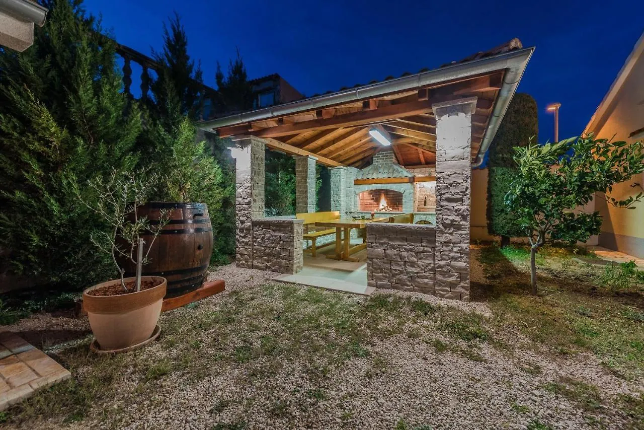 Holiday House With A Parking Space Vrsi - Mulo, Zadar - 16527 0*,  Croatia